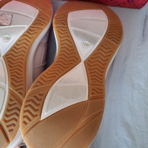 🎀 Tory Burch T Sock Runner Sneaker Size 10🎀 - Picture 6 of 7
